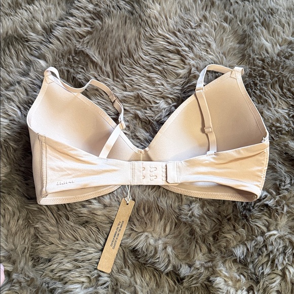 SKIMS Clay T-shirt Bra NWT 34D - Picture 3 of 4